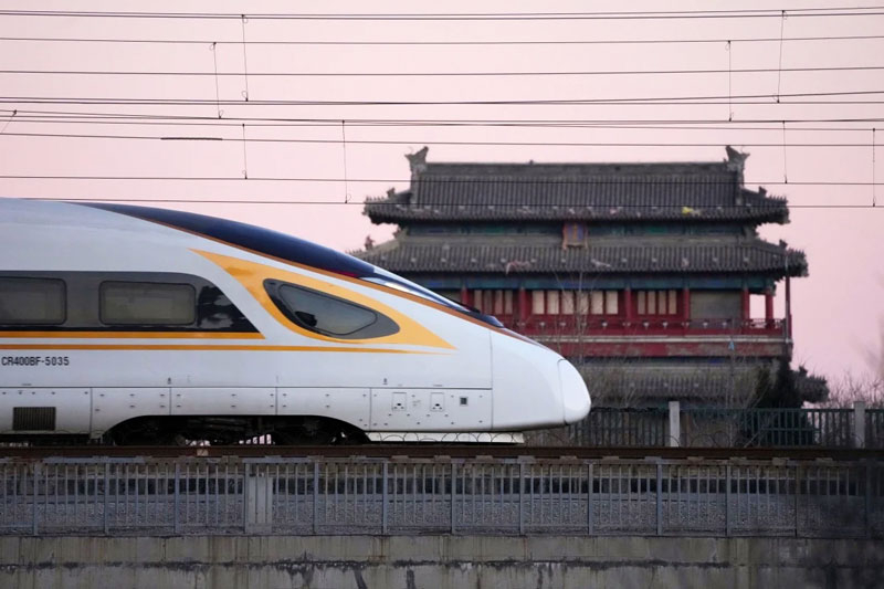 В Китае использование искусственного интеллекта помогло оптимизировать работу железнодорожной системы, которая теперь функционирует более эффективно, чем новая