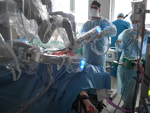 В России зарегистрирован первый отечественный робот-хирург — аналог «да Винчи»