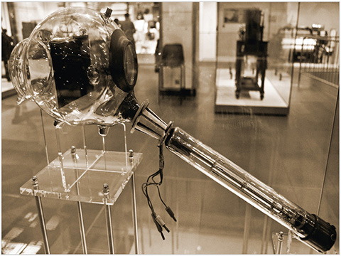 Телевизор с электронно-лучевой трубкой: разработки С.И. Катаева и их значение