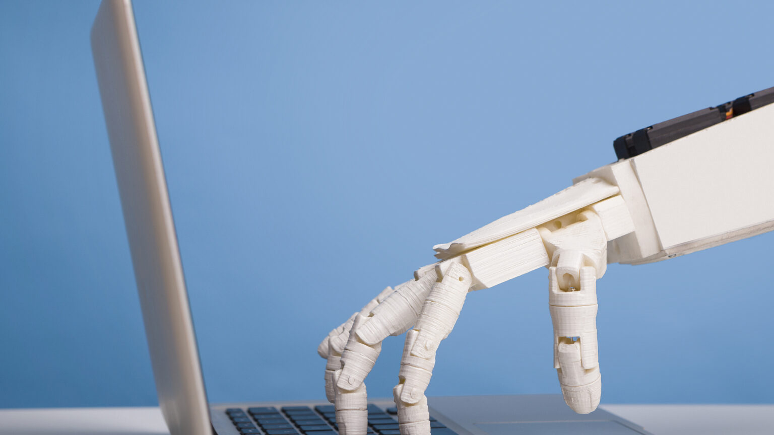 Нейроморфная кожа: исследователи научили роботов «чувствовать боль»