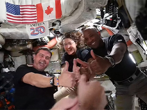 Artemis II: рекордный облёт Луны, редкое затмение и курс на Землю