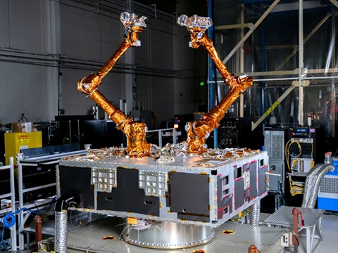 SpaceX вывела на орбиту аппарат с роботизированными манипуляторами для обслуживания спутников по программе DARPA