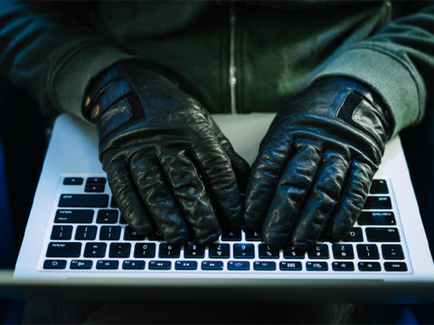 Теневой найм и криминальные рынки даркнета: обзор 2023–2025 гг.